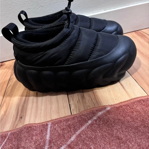 Overpuff crocs - Picture 2 of 3